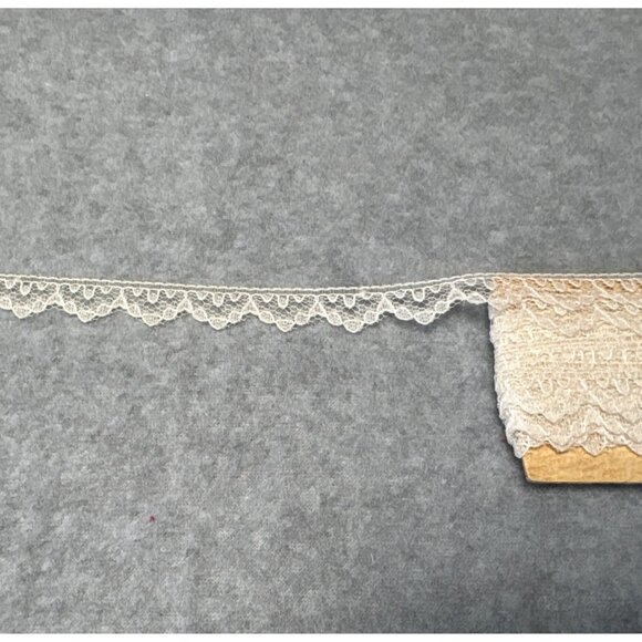 Vintage Ivory Lace Trim 1/2" wide 6 yards Scalloped Edge Sewing Craft Supplies D - Picture 1 of 4